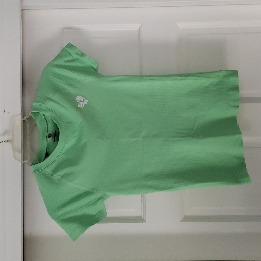 Athletic wear top
